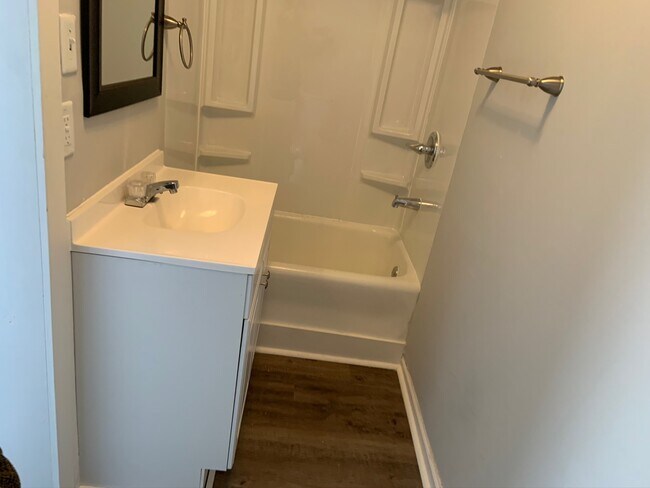 Building Photo - 409 Samuel Moore Pkwy