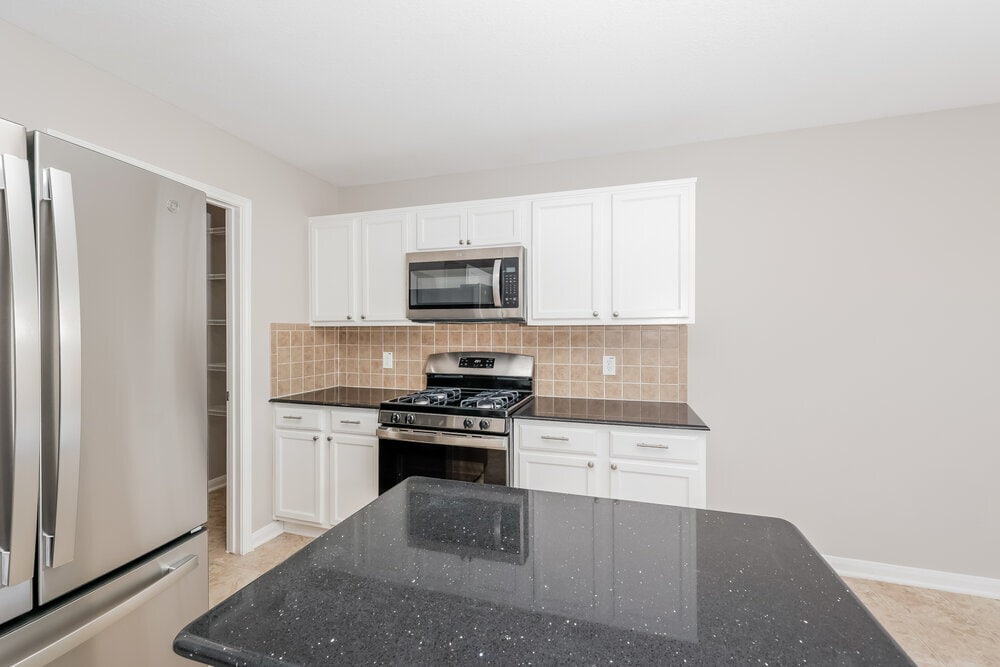 Building Photo - 3330 Legends Mill Dr