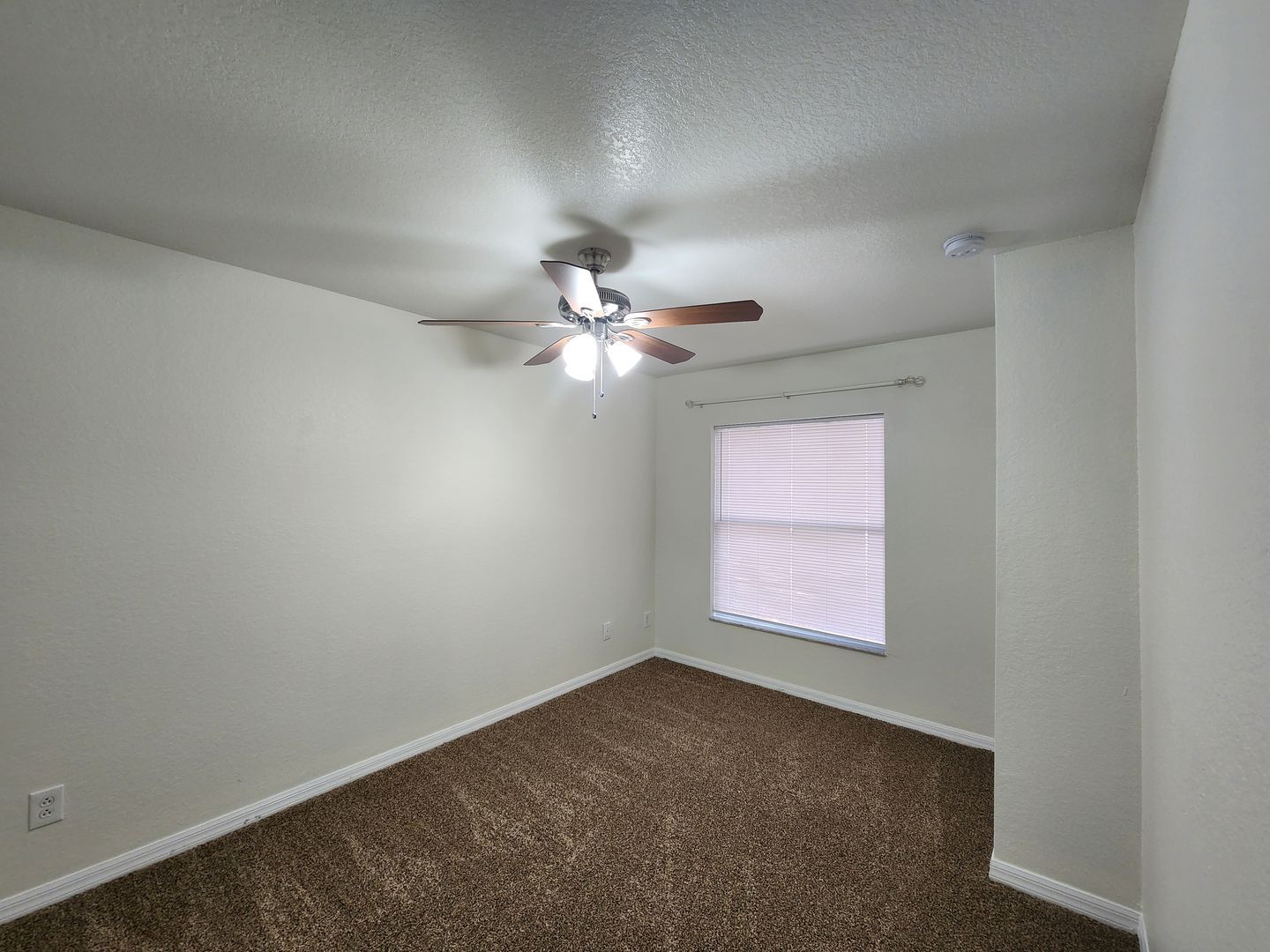 Building Photo - 2/2 Lehigh in Vistana Villas $500.00 Off First Month