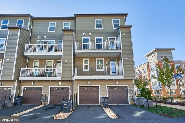 Building Photo - 45116 Kincora Dr