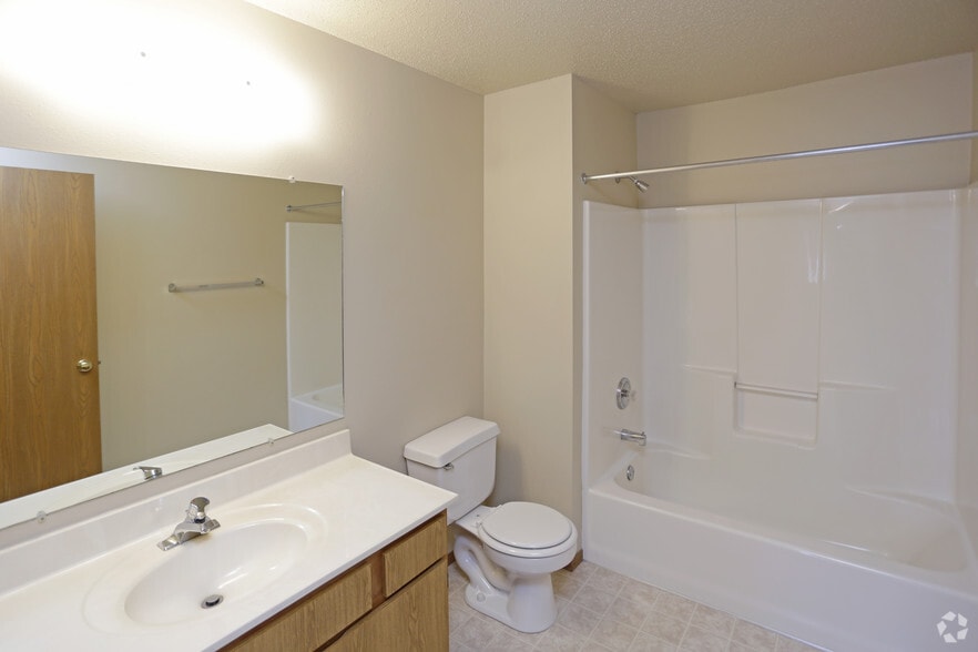 Oxbow Park Apartments 4709 S Oxbow Ave Sioux Falls SD 57106