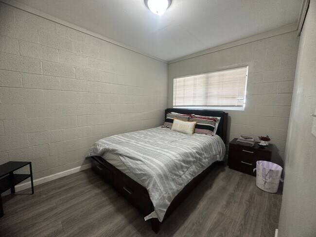 Building Photo - 3 Bedroom Townhouse