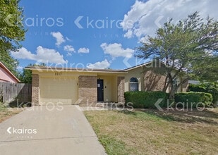 Building Photo - 1117 Saturn Dr