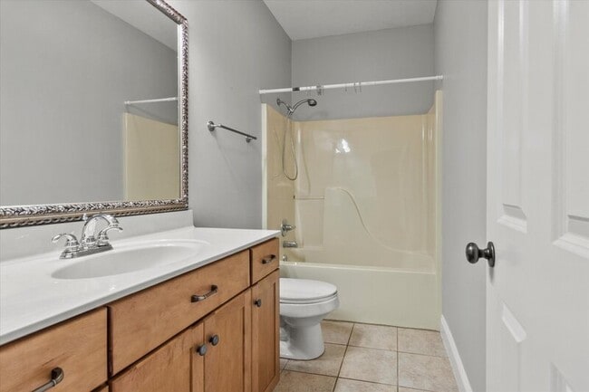 Building Photo - 25756 Iron Gate Dr
