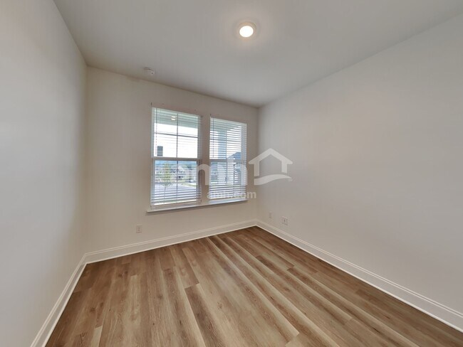 Building Photo - 238 Marin Dr