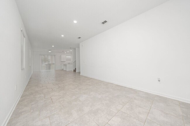 Building Photo - 3330 Laurent Lp