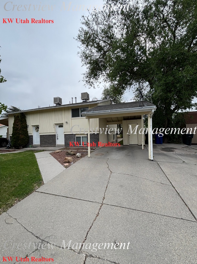 Building Photo - Tanner Duplex