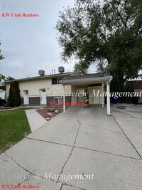 Building Photo - Tanner Duplex