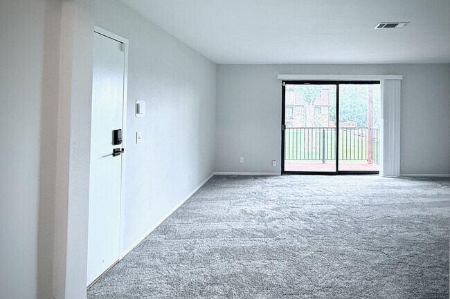Building Photo - 5102 25th Ave Ct
