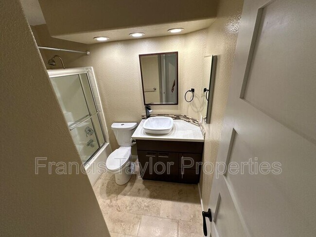 Building Photo - 4982 Wildwood Dr