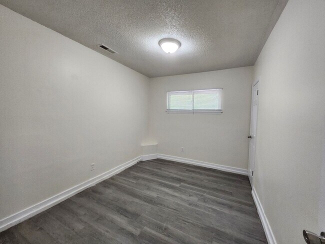 Building Photo - 2201-2203 Gilbert St