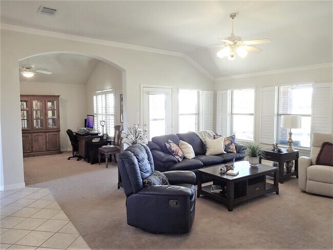 Building Photo - 9308 Orangewood Trail
