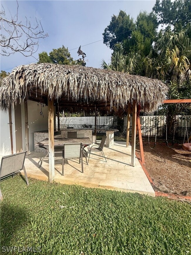 Building Photo - 733 Pine Cone Ln