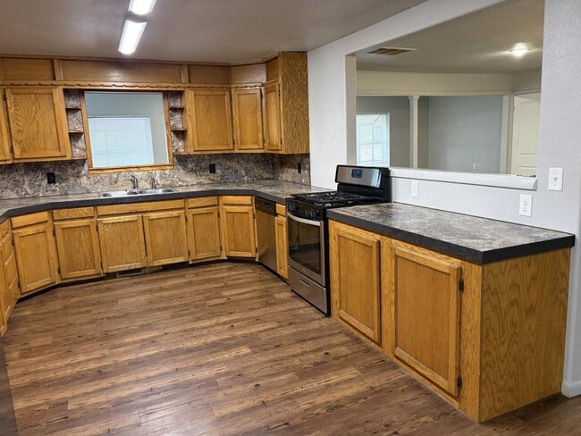 Building Photo - 17822 S Bryant Rd