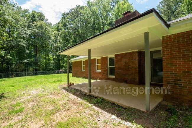 Building Photo - 60 Reynolds Rd W