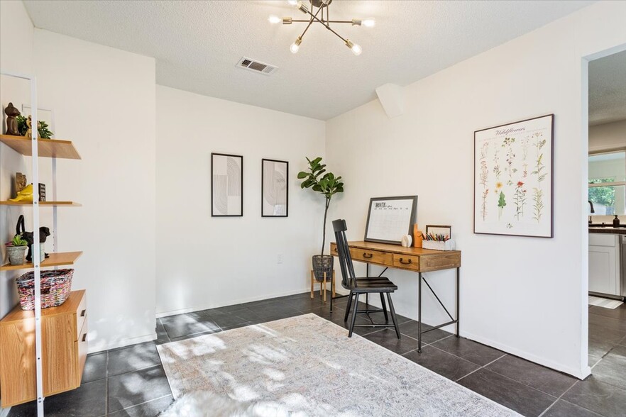 Building Photo - 12205 Midland Walk