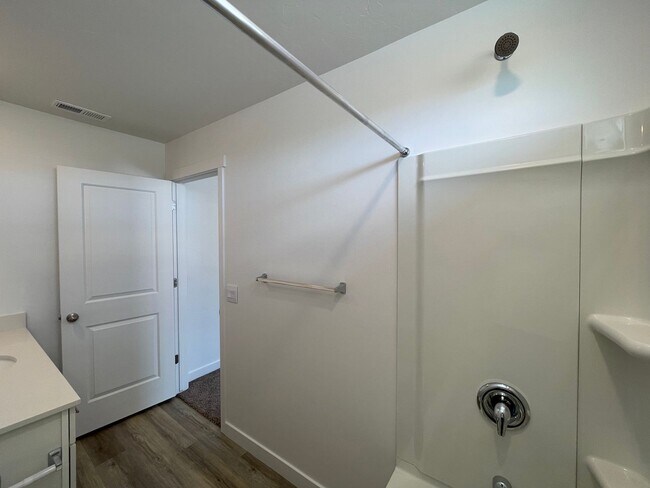 Building Photo - 3-Bedroom Townhome in Santaquin!