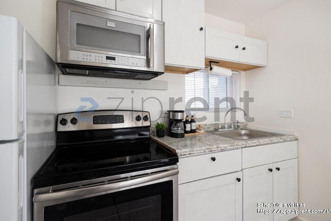 Building Photo - 4344 Keeler Ave