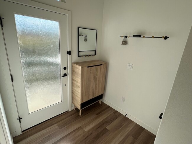 Building Photo - 16604 NE 85th St