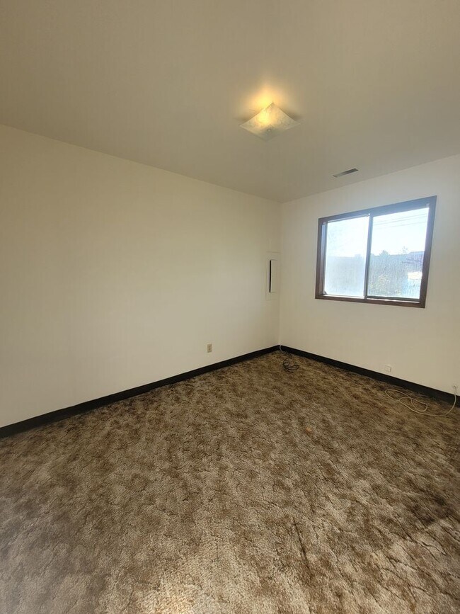 Building Photo - 1234/1236mitc