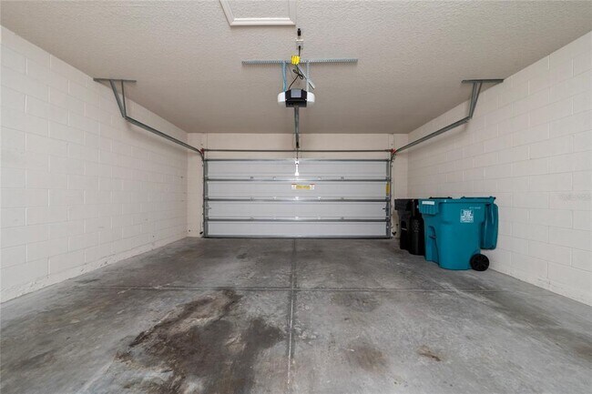 Building Photo - 8387 Lovett Ave