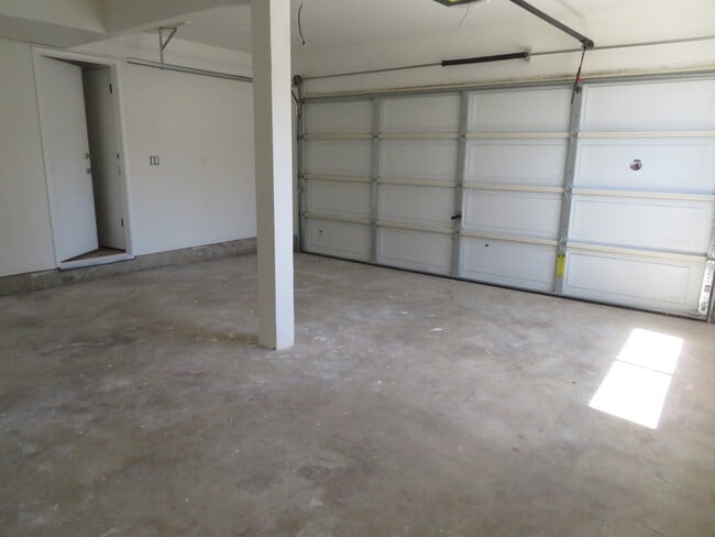 Building Photo - 3407 Mission Dr