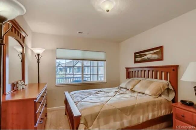 Building Photo - 22940 E Roxbury Dr