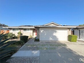 Building Photo - Must See Beautifully Renovated 3BR/2BA Sin...