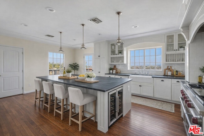 Building Photo - 3617 Homeway Dr