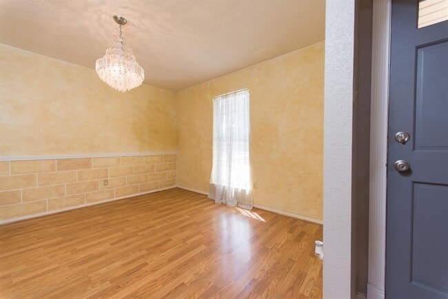 Building Photo - 16031 Windom Dr