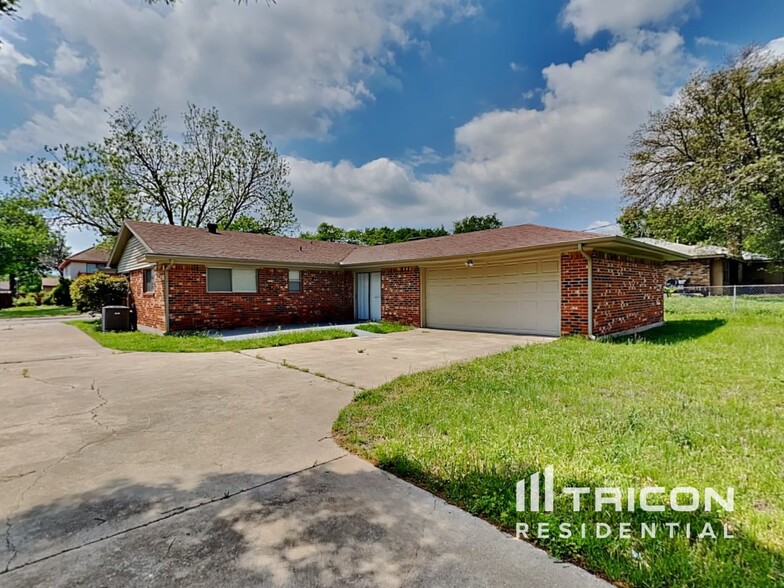 Building Photo - 611 Madison Ct