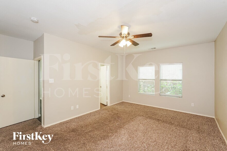 Building Photo - 8057 Plateau Dr