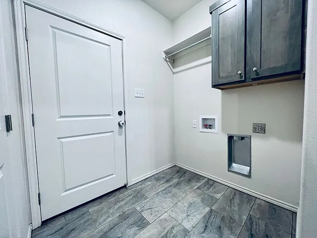 Building Photo - 5518 Kemper St