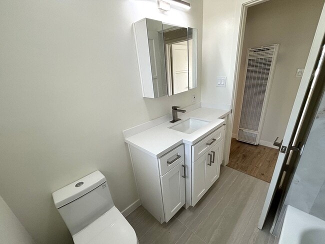 Building Photo - Beautifully Remodeled 3 Bedroom Home in Ci...