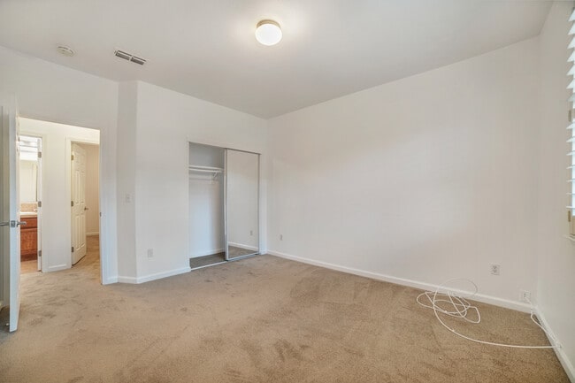 Building Photo - 10849 Brookfield Ave