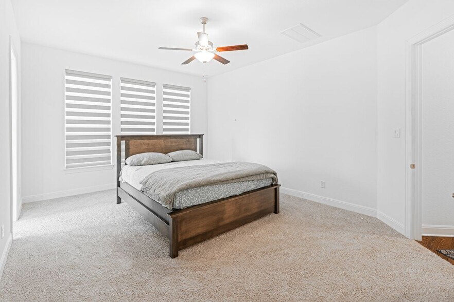 Building Photo - 3037 Sage Ranch Dr