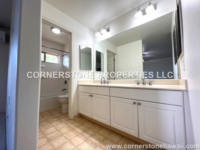 Building Photo - 92-1123-1123 Panana St