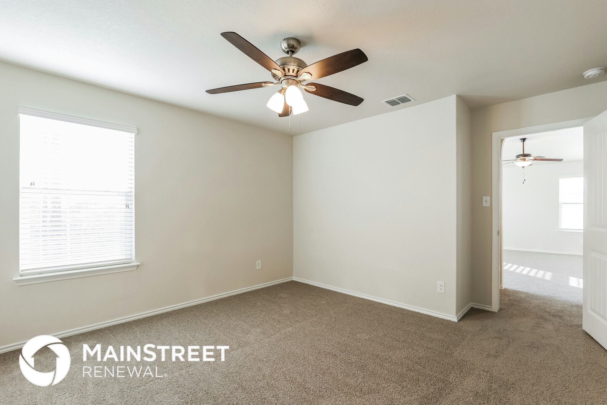 Building Photo - 11131 Creek Eagle