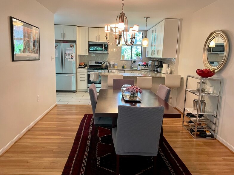 Dining - 10919 Deborah Dr