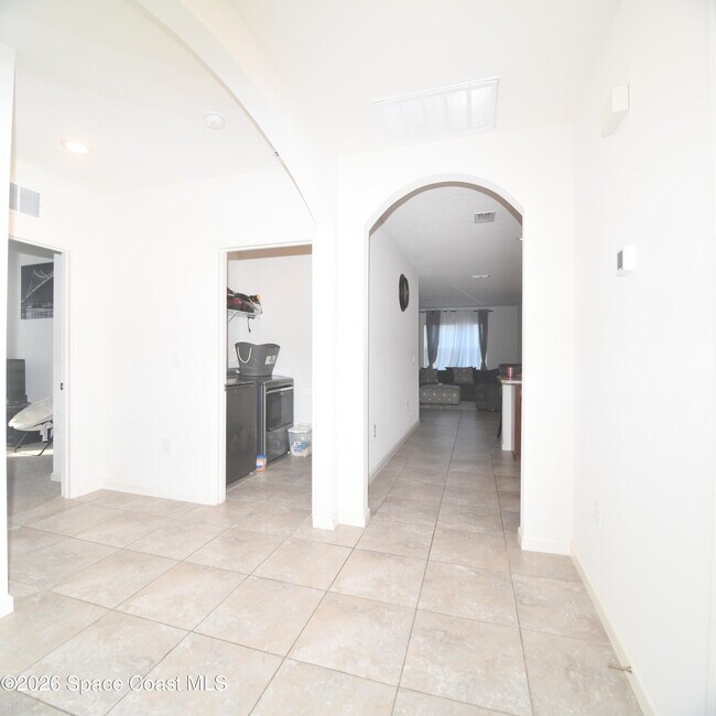 Building Photo - 439 Gancedo St SW