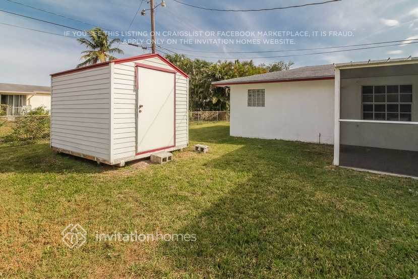Building Photo - 5674 Parke Ave