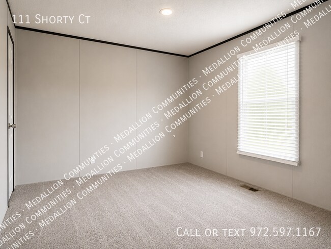Building Photo - 111 Shorty Ct