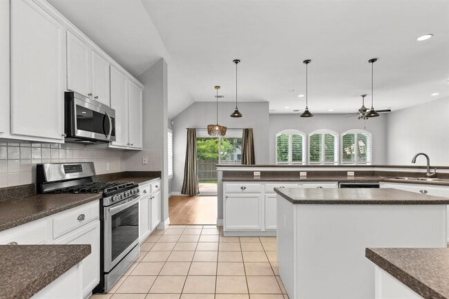 Building Photo - 7003 Currier Cove