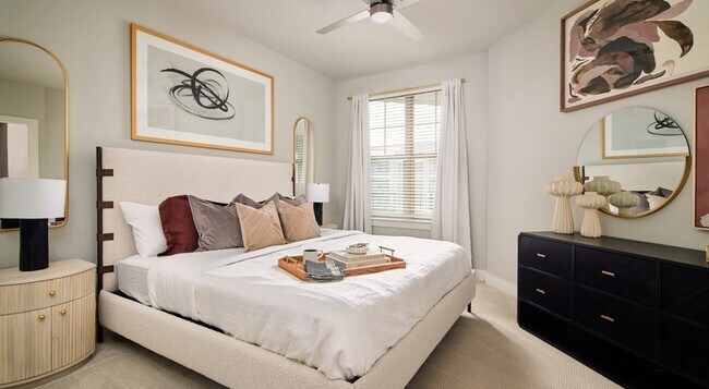 Building Photo - 16717 Westpark Dr