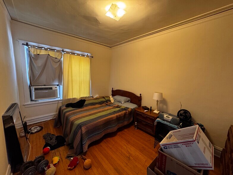 Building Photo - 2510 N Kedzie Blvd