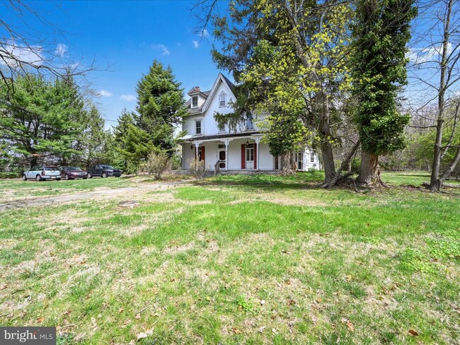 Building Photo - 657 S Sumneytown Pike