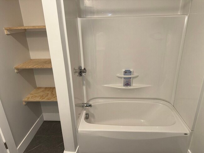 Building Photo - 25 Pine St