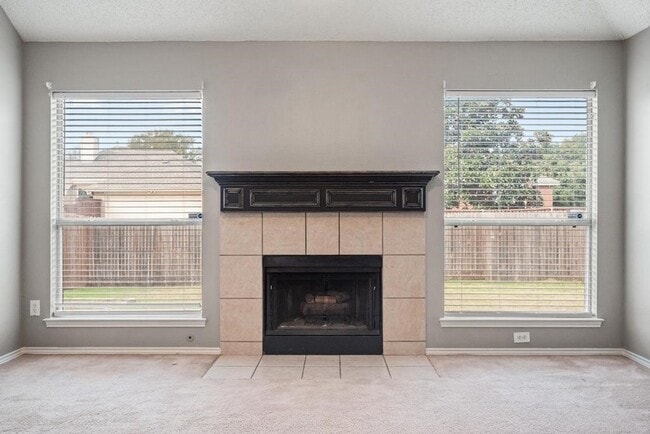 Building Photo - 7700 Glenoaks Dr