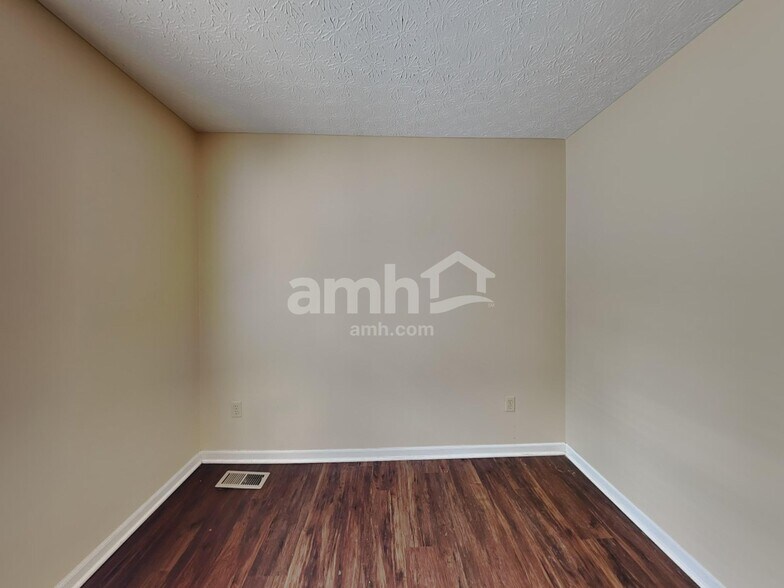 Building Photo - 392 Old Ivory Ct