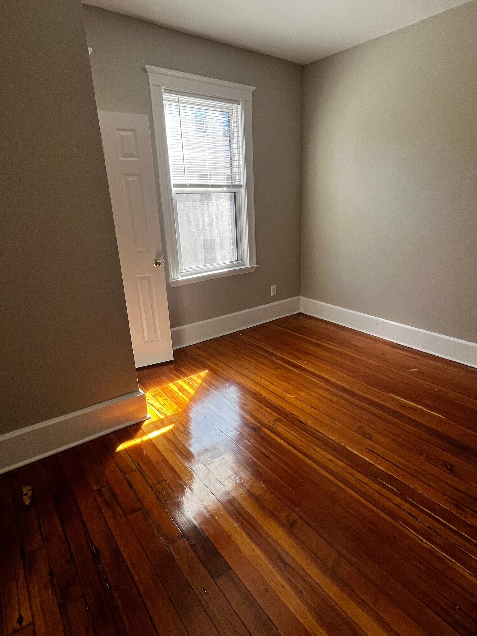 Building Photo - 62 Fayston St